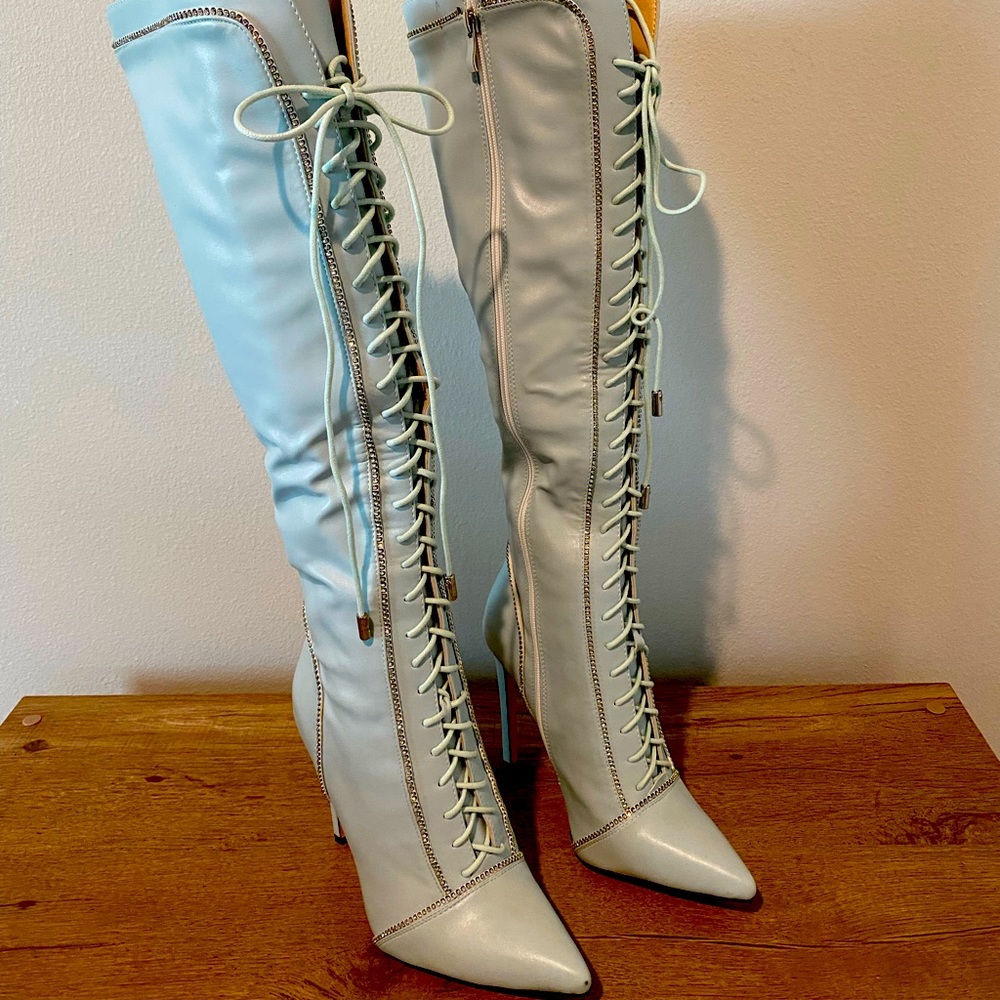 Azalea Wang boots 7.5